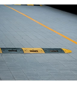 Fekvőrendőrök 2.0 – okos, biztonságos, hatékony megoldás a közlekedés lassítására