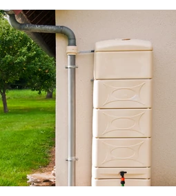 Esővíz szűrés tudnivalók: a földbe vagy tartályba építsük?